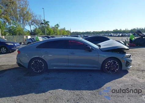 2022 Kia K5 Gt-Line z USA, uszkodzony, nr VIN 5XXG64J23NG12378